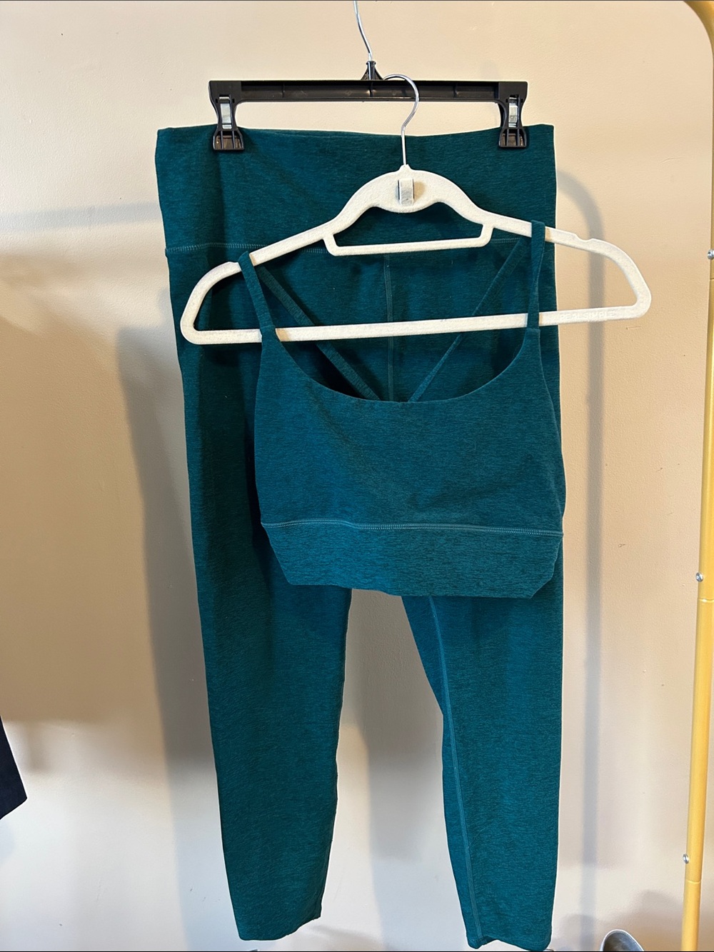 Vuori Teal Active Leggings with Matching Sports Bra